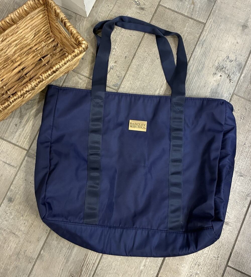 Badgley Mischka Uncomplicated Nylon Weekender Travel Tote Bag Navy Blue Gold HW